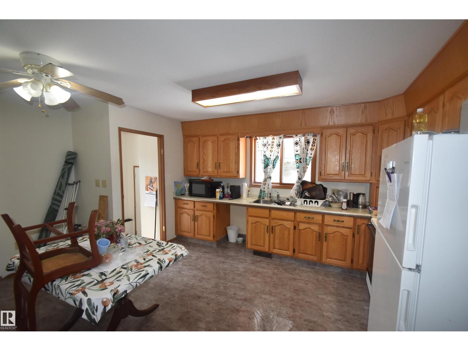 4706 45 ST - 4