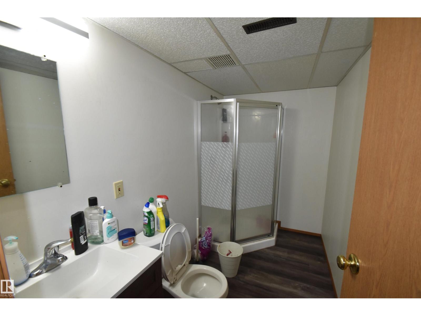 4706 45 ST - 12
