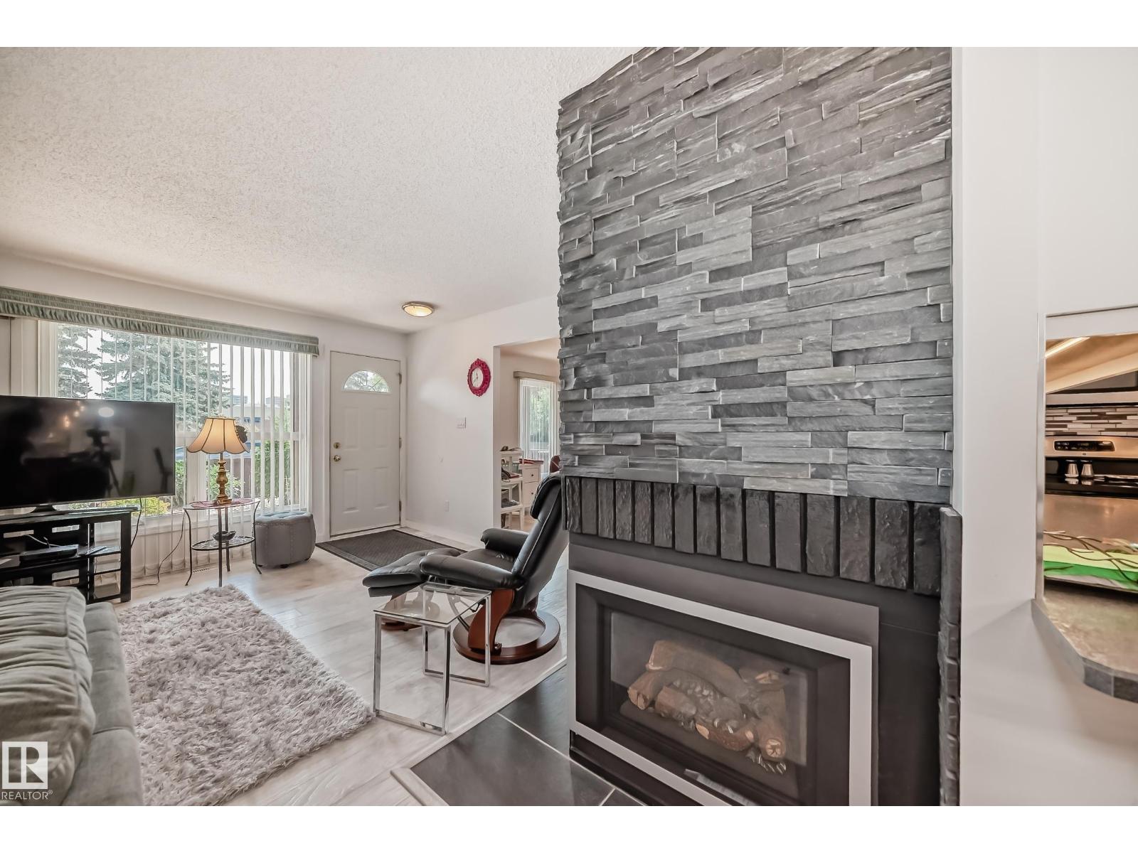 106 SURREY GARDENS GD NW - 11