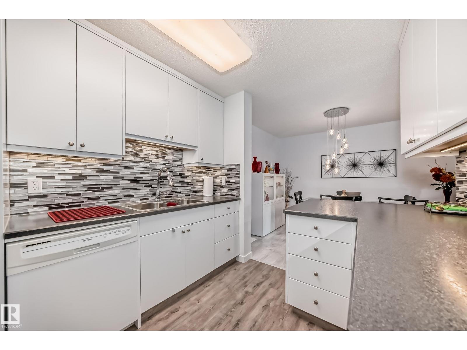 106 SURREY GARDENS GD NW - 14