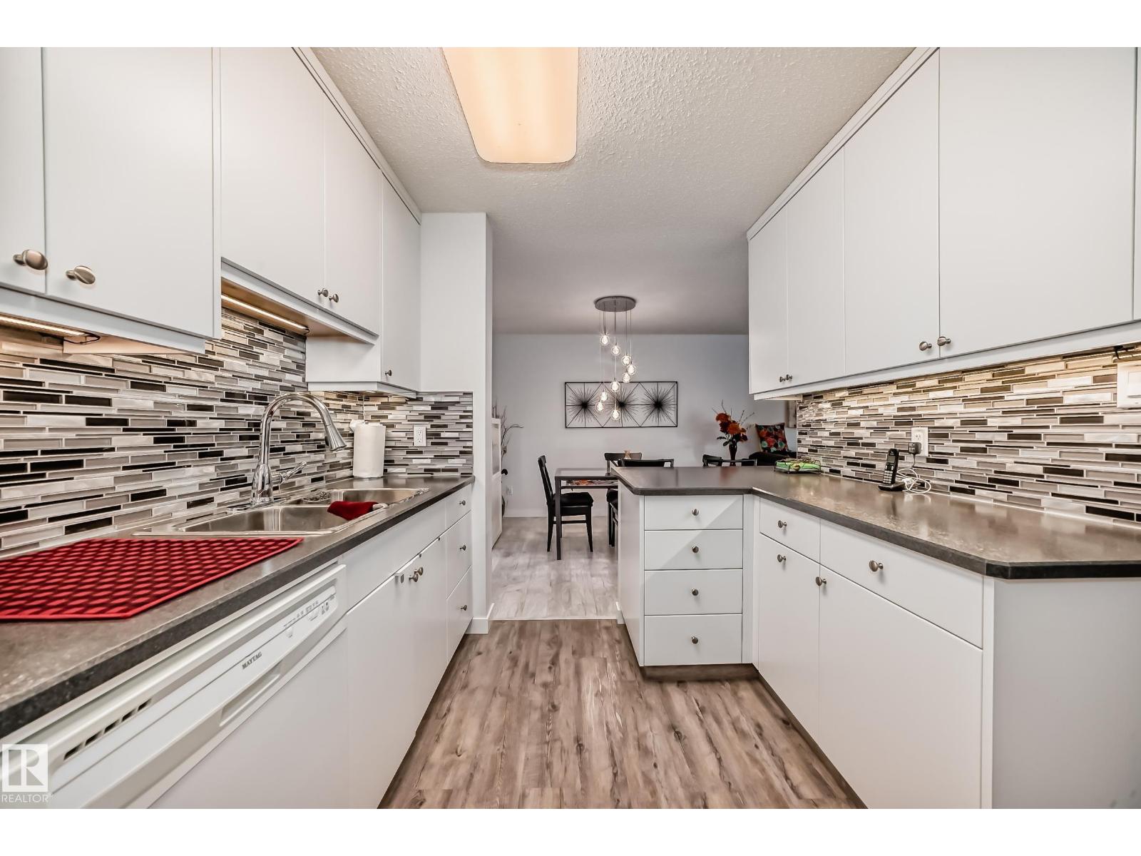 106 SURREY GARDENS GD NW - 15