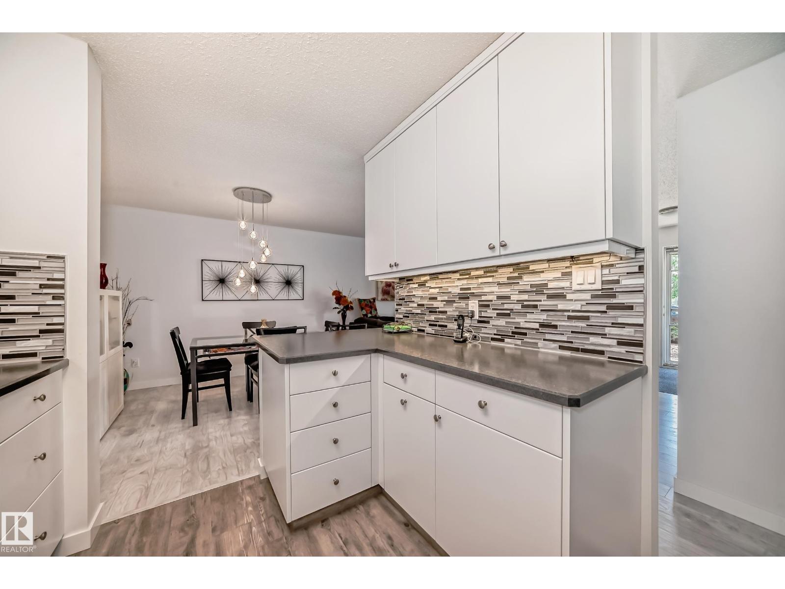 106 SURREY GARDENS GD NW - 16