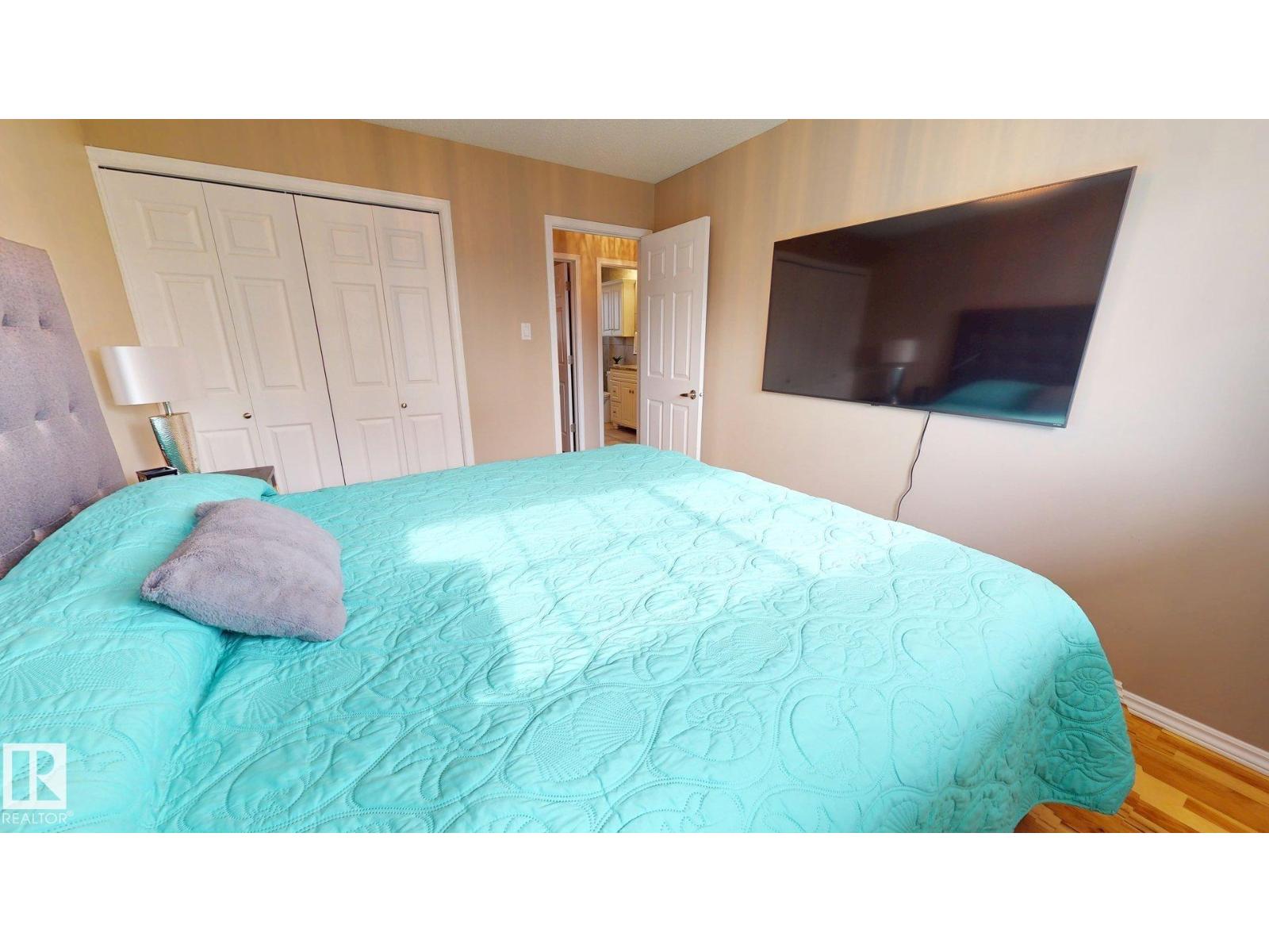 9616 169 ST NW - 8