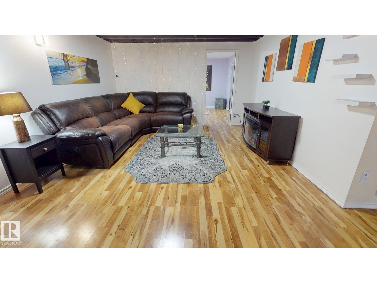 9616 169 ST NW - 15