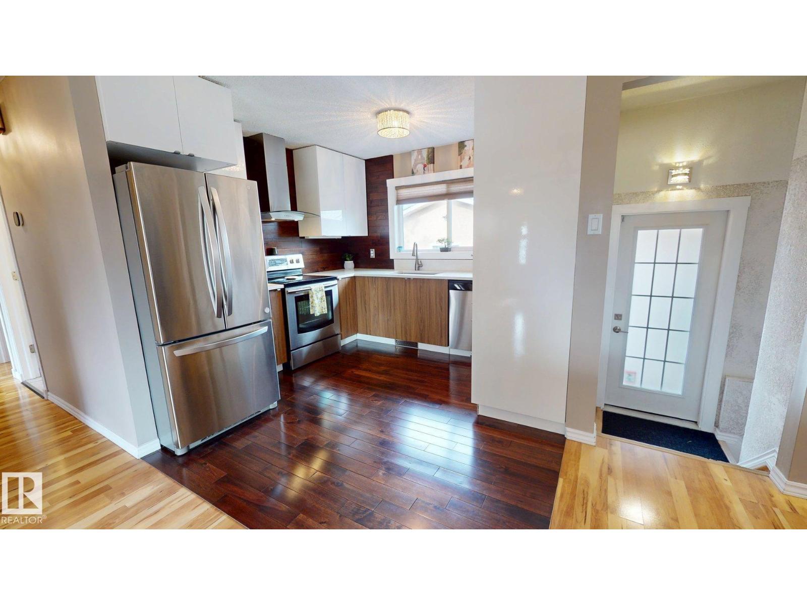 9616 169 ST NW - 4