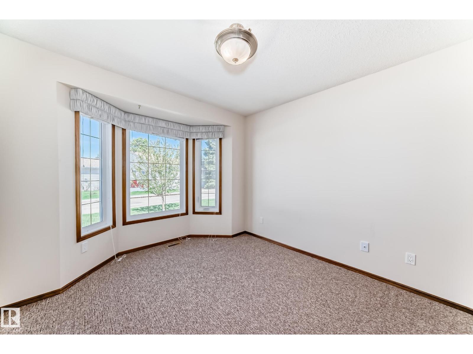 4815 32 AV NW - 23