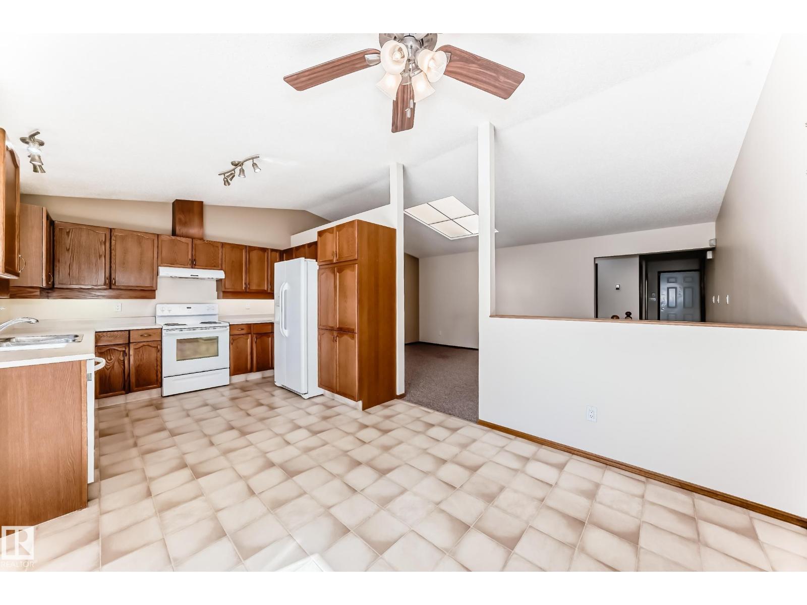 4815 32 AV NW - 11