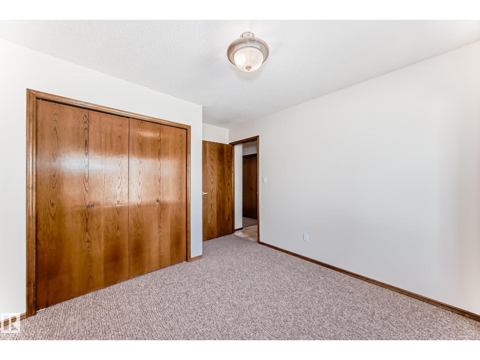 4815 32 AV NW - 16