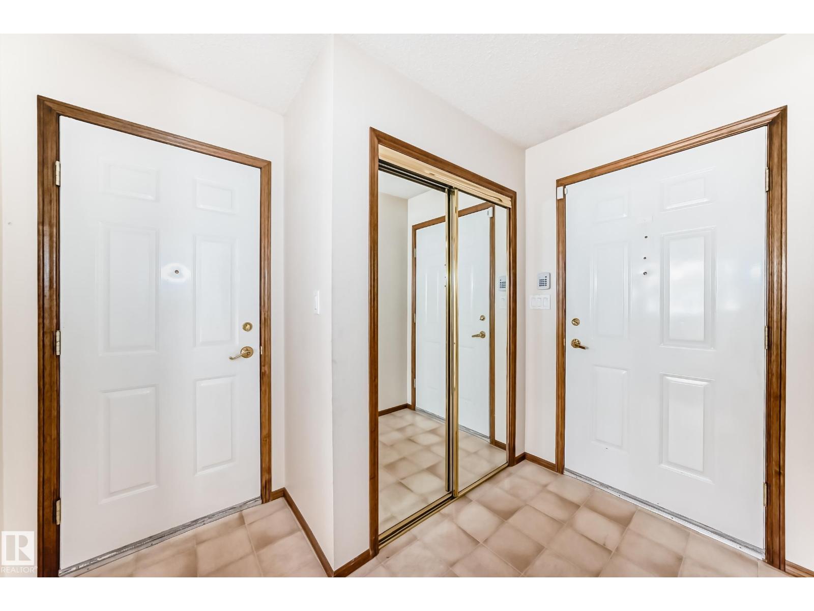 4815 32 AV NW - 4
