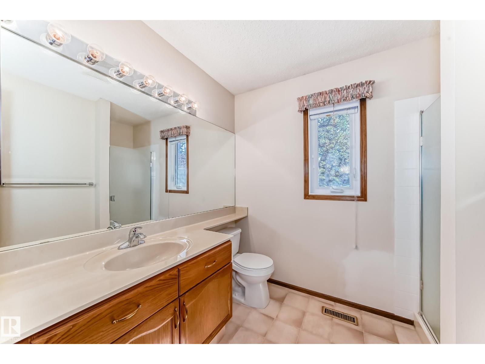 4815 32 AV NW - 19