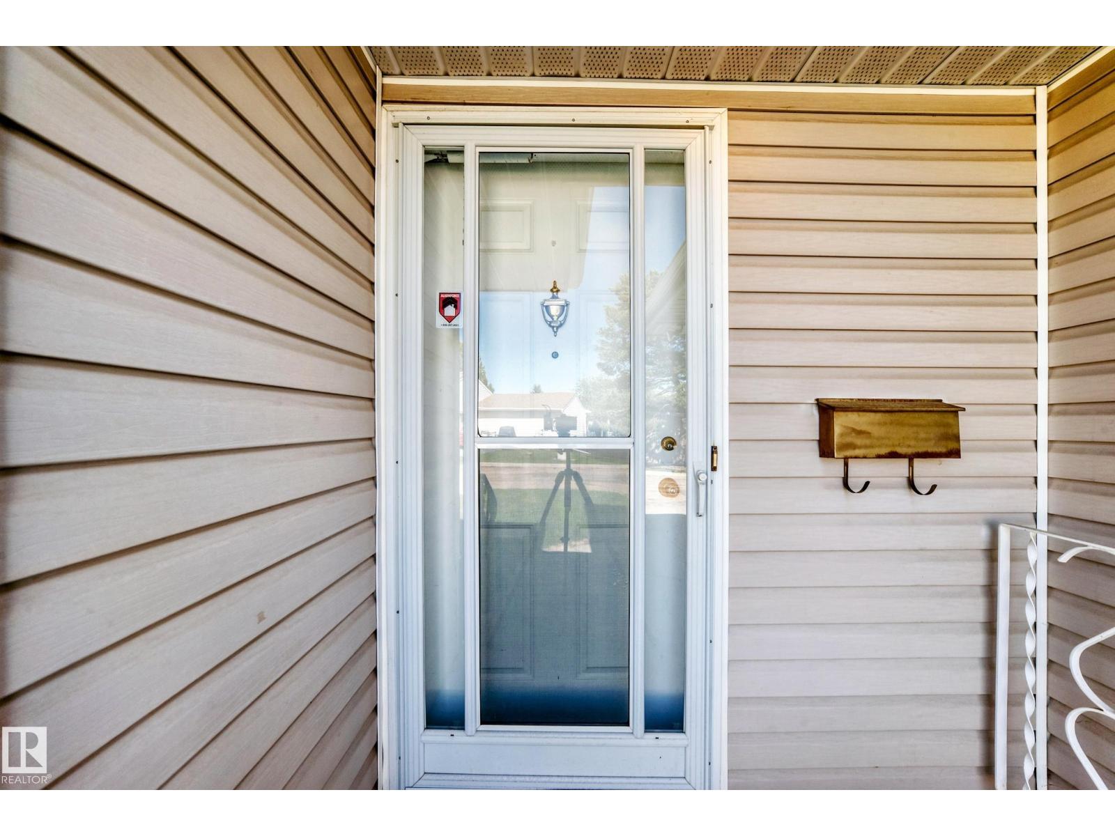4815 32 AV NW - Image 3