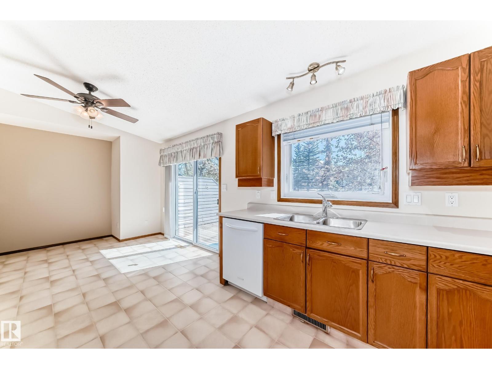 4815 32 AV NW - 8