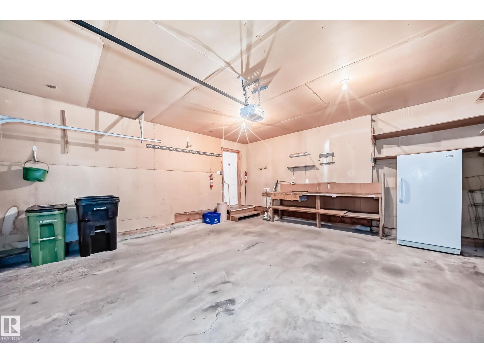 4815 32 AV NW - 34