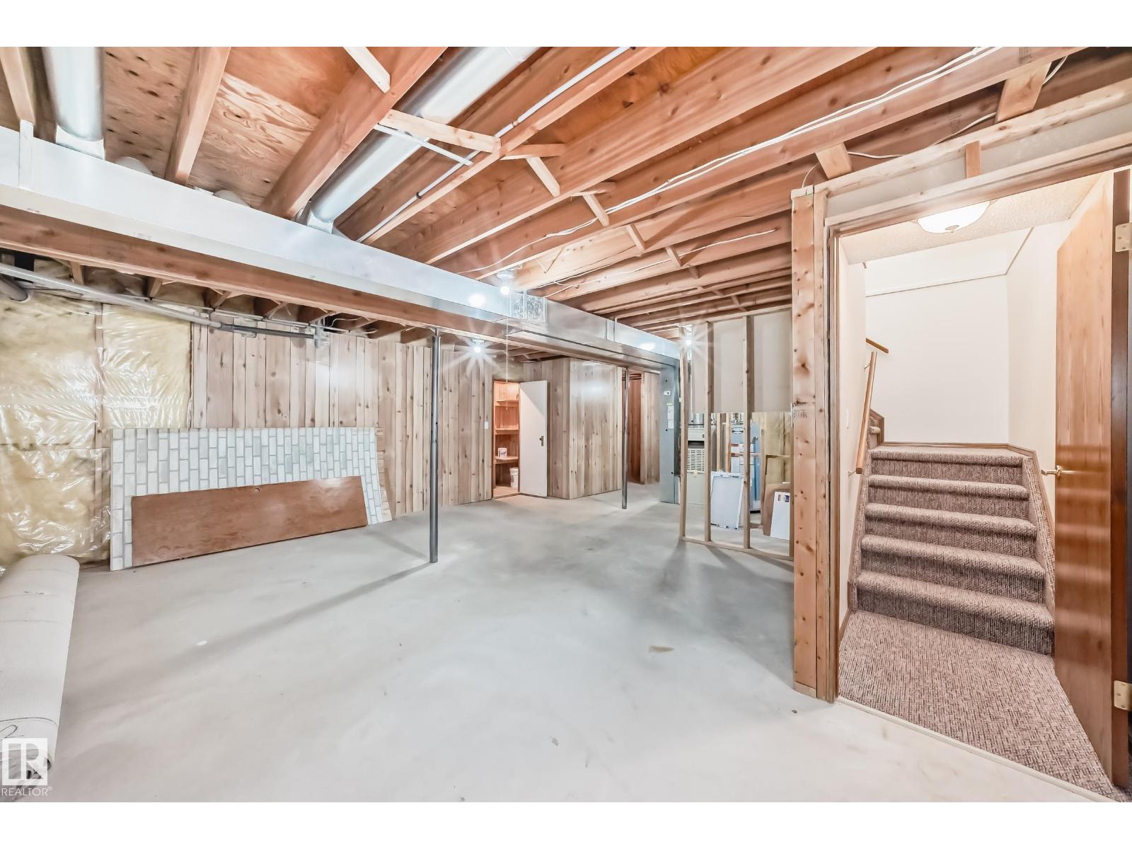 4815 32 AV NW - 29