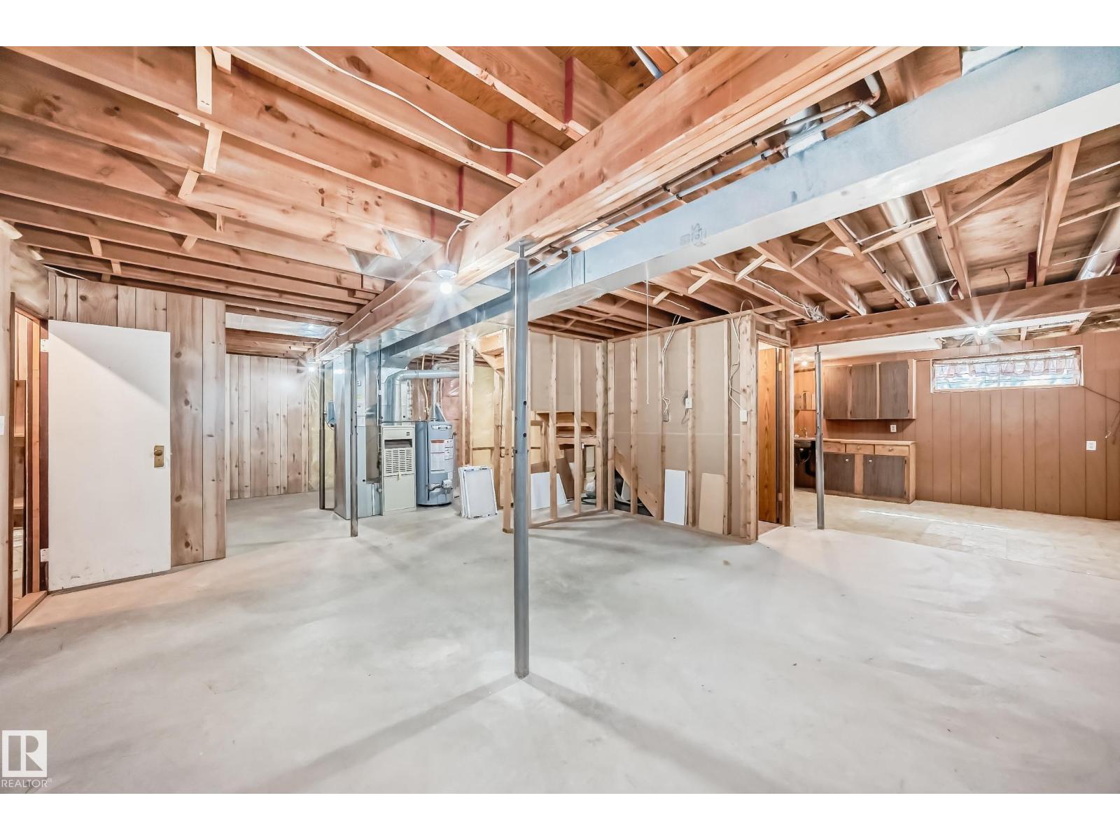 4815 32 AV NW - 30
