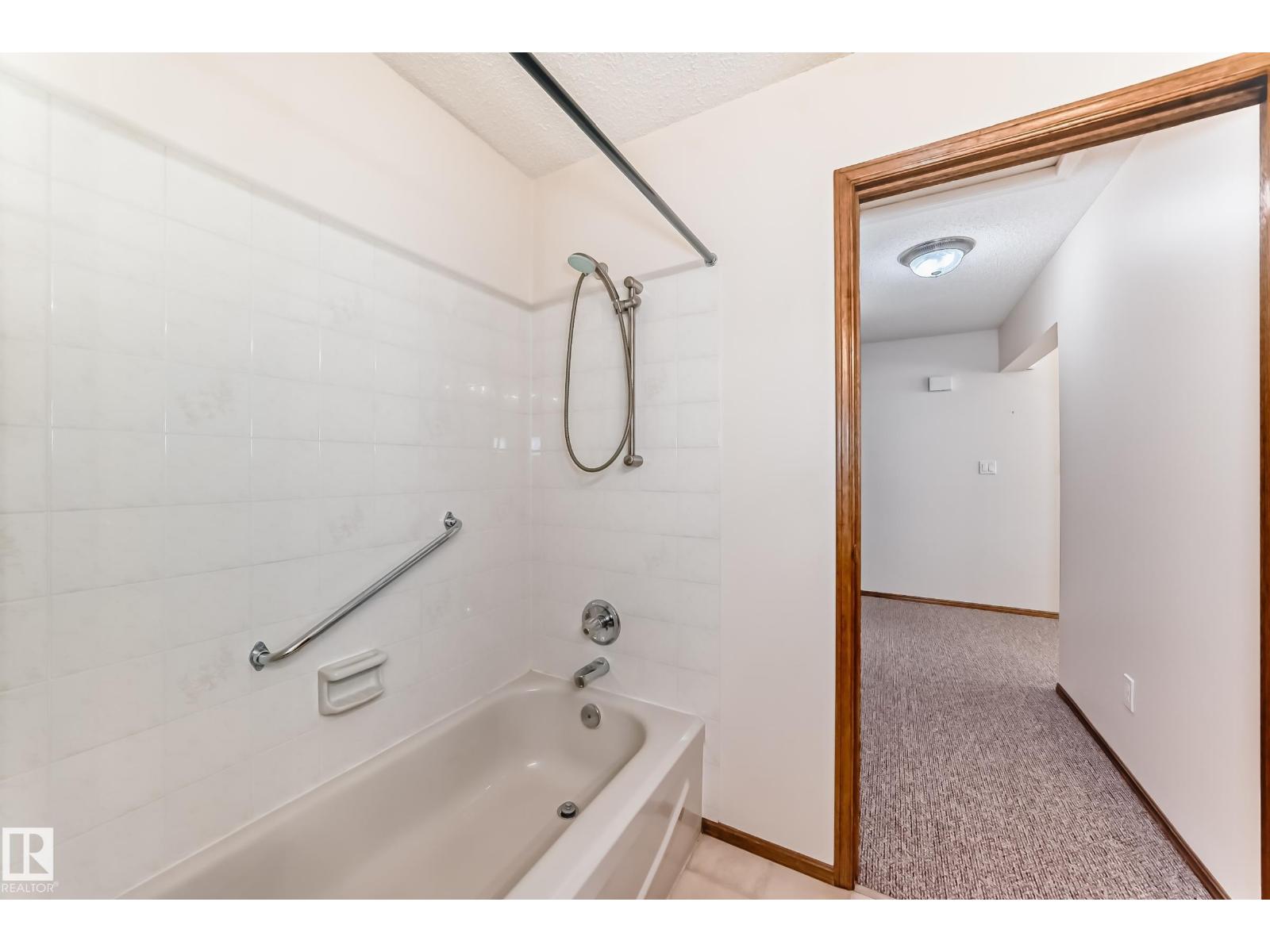 4815 32 AV NW - 28