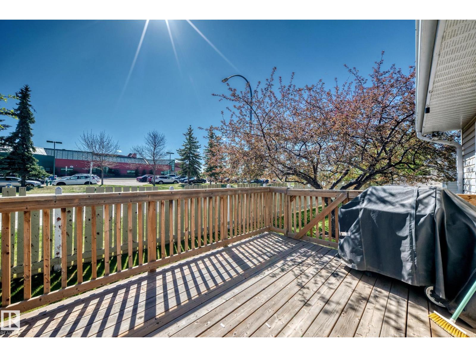4815 32 AV NW - 35