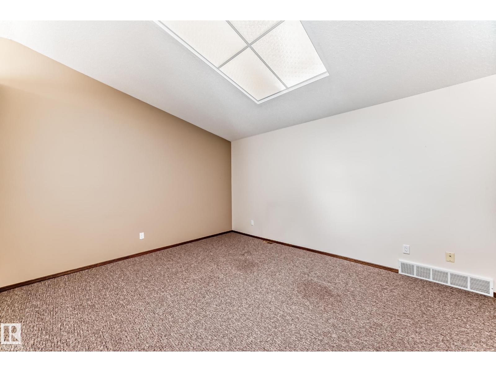 4815 32 AV NW - 13