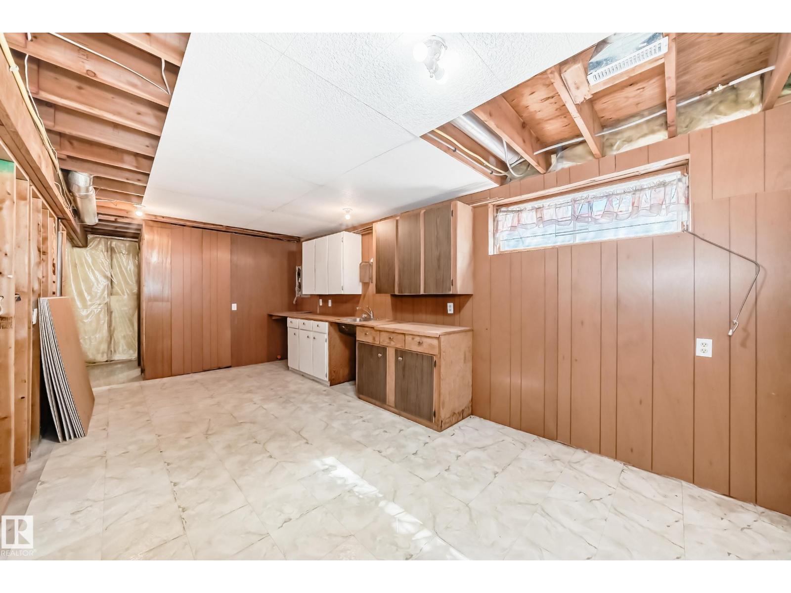 4815 32 AV NW - 31