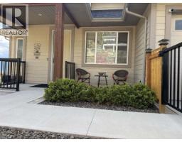 Family room - 1120 Holden Road, Penticton, BC V2A0B7 Photo 9
