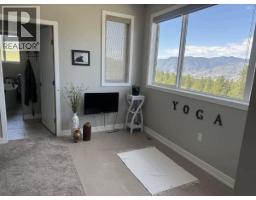 Bedroom - 1120 Holden Road, Penticton, BC V2A0B7 Photo 7