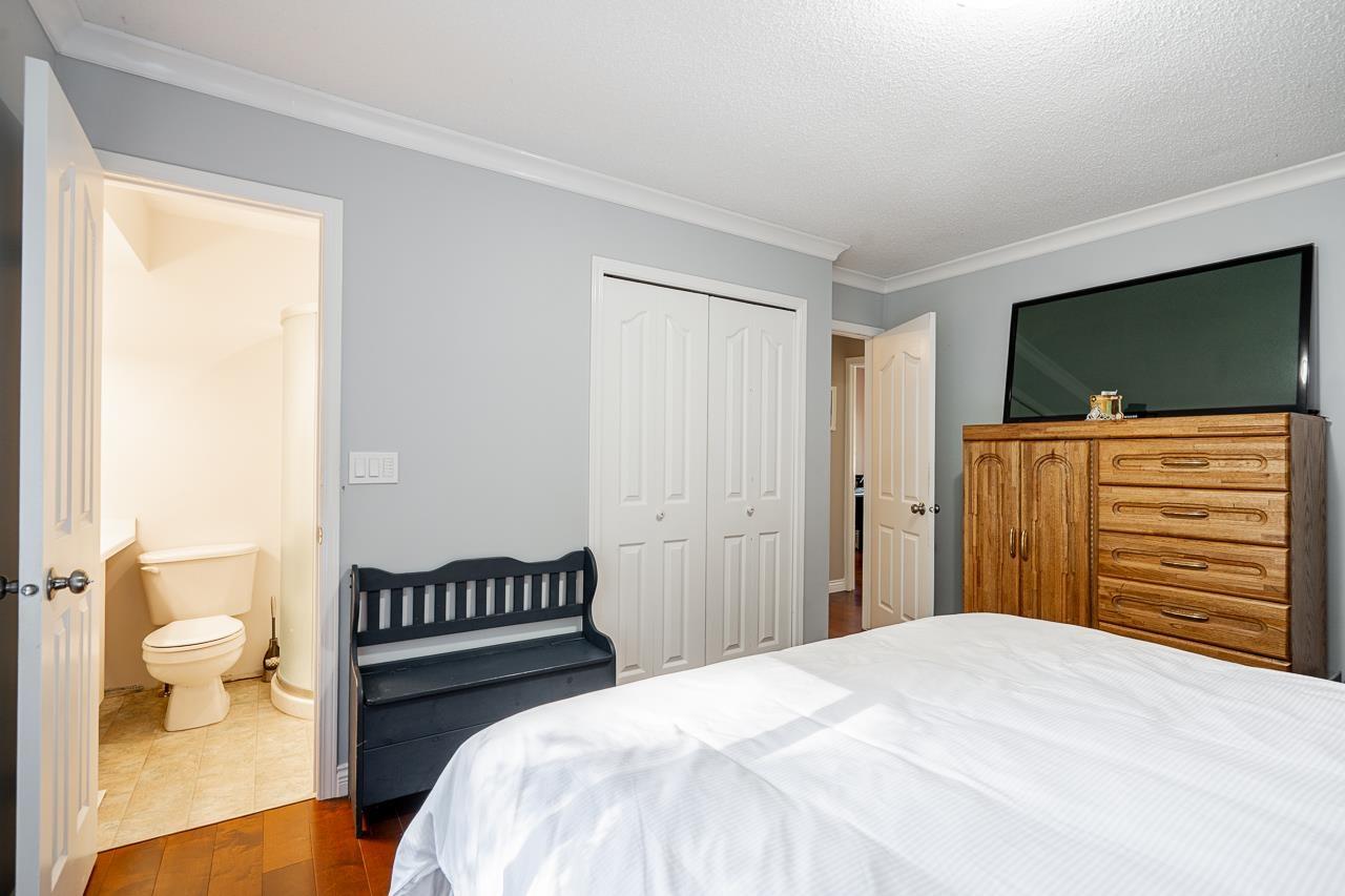 5833 ANGUS PLACE, Surrey