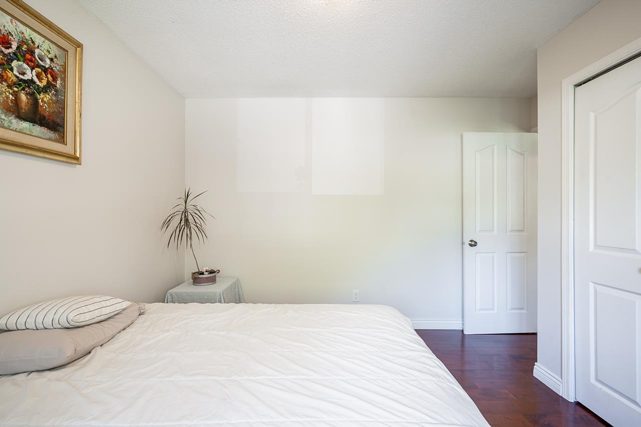 5833 ANGUS PLACE, Surrey