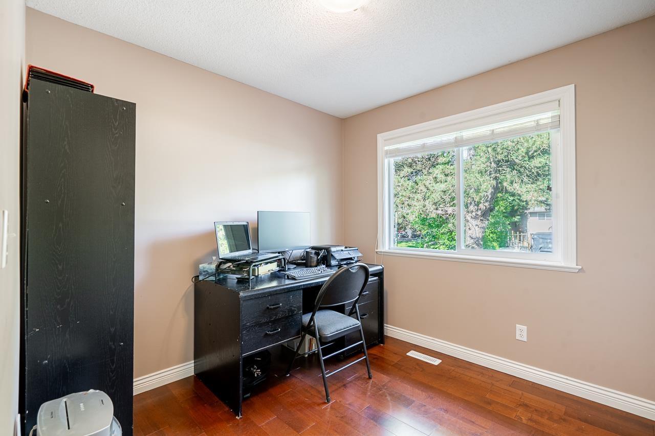 5833 ANGUS PLACE, Surrey