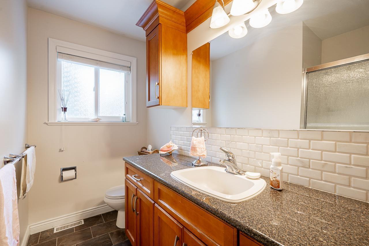 5833 ANGUS PLACE, Surrey