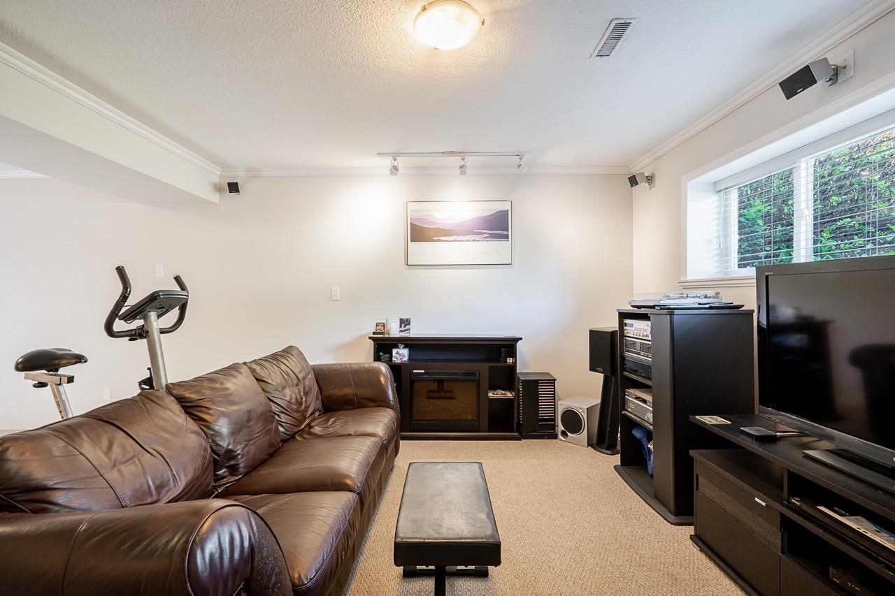 5833 ANGUS PLACE, Surrey