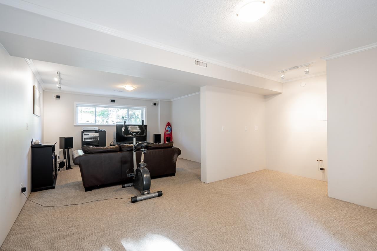 5833 ANGUS PLACE, Surrey