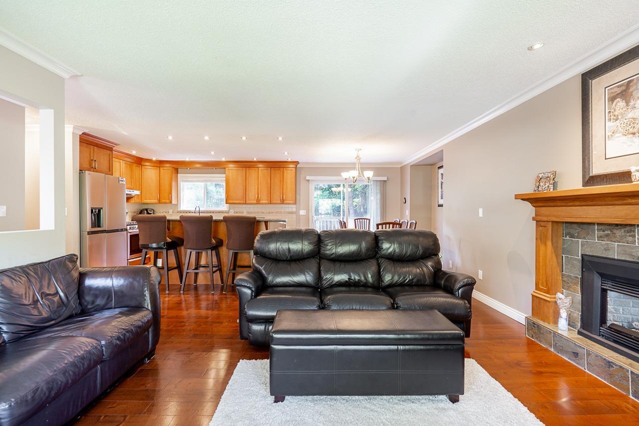 5833 ANGUS PLACE, Surrey