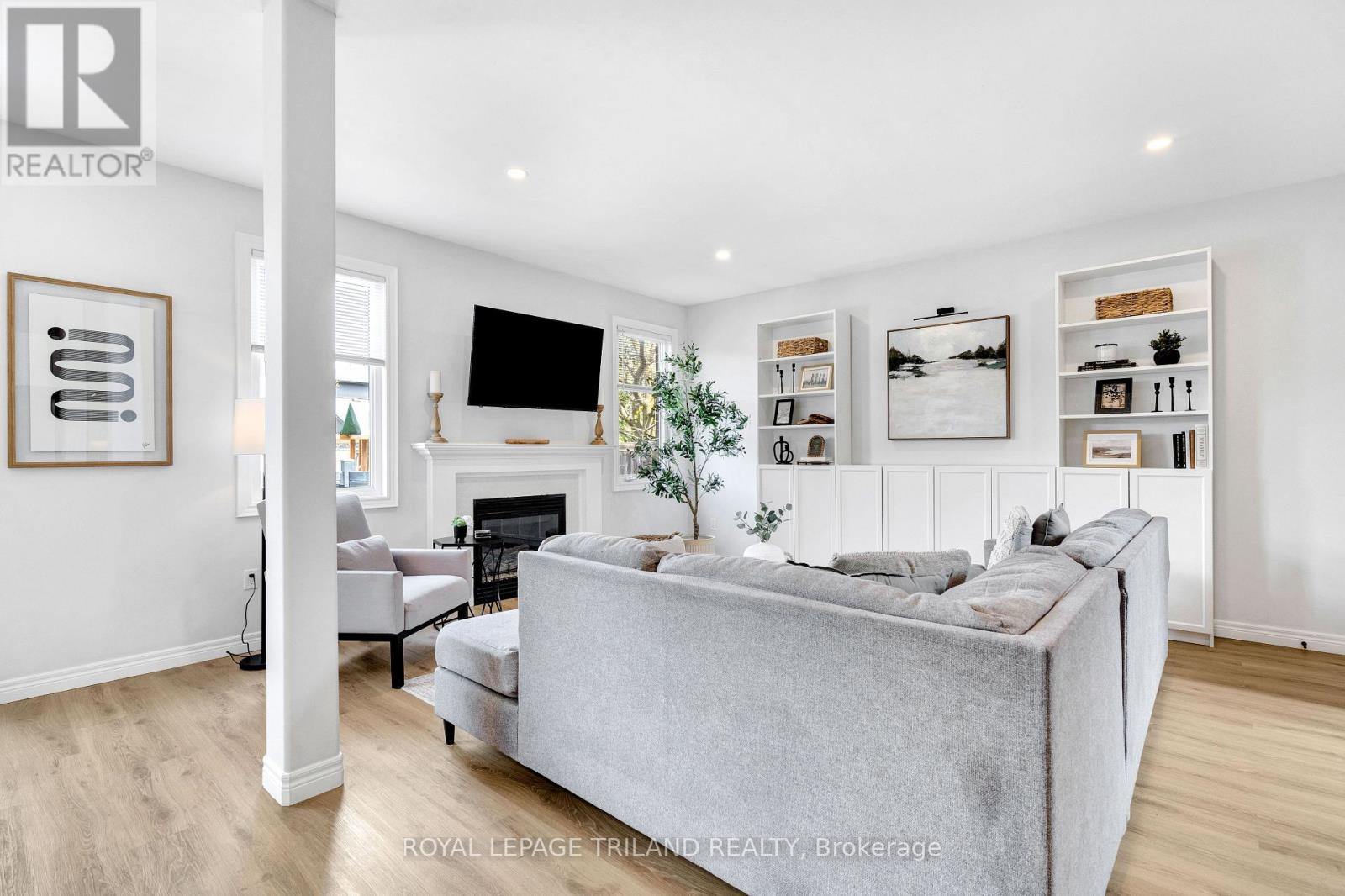 731 SPRINGWOOD CRESCENT - 10