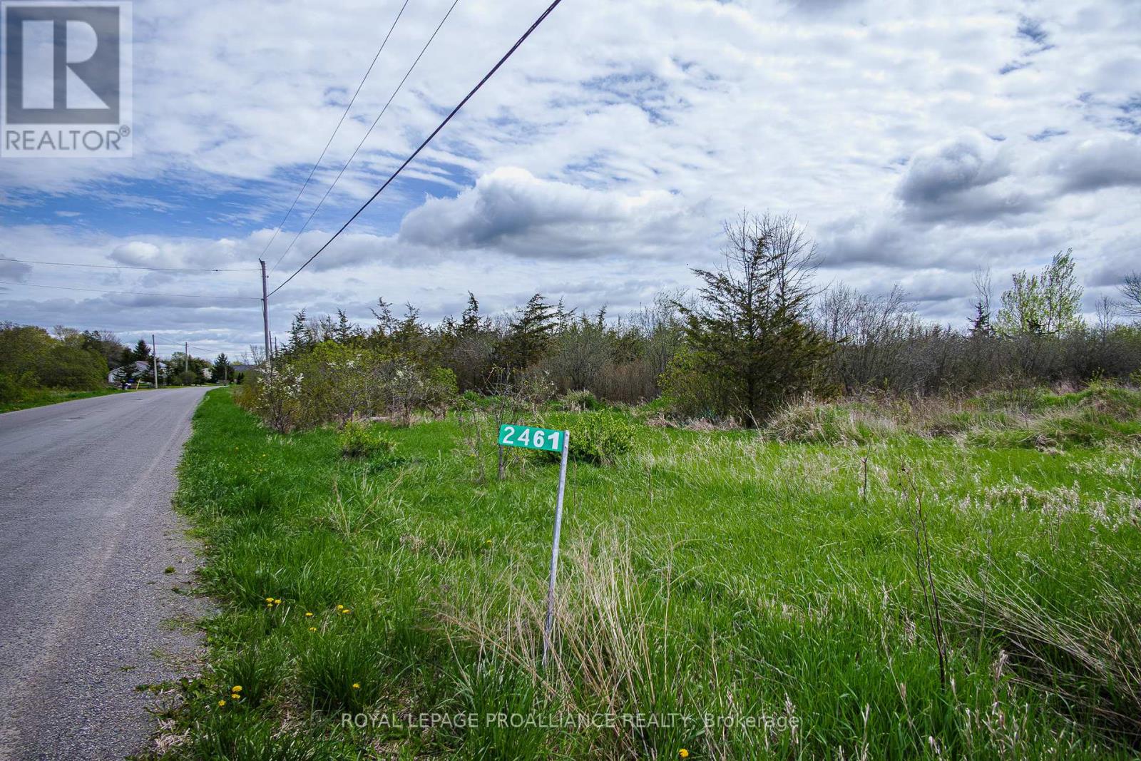 2461 VICTORIA ROAD - 44