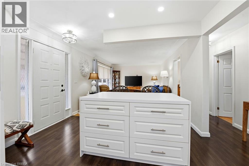 168 MONTCLAIR Crescent - 11