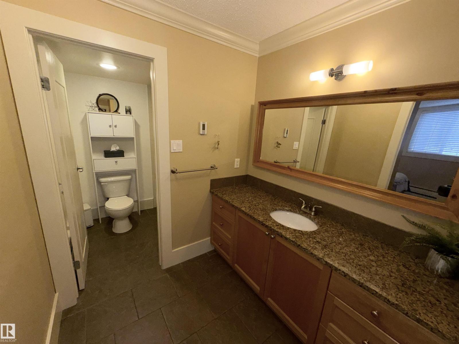 #102 11303 103 AV NW - 11