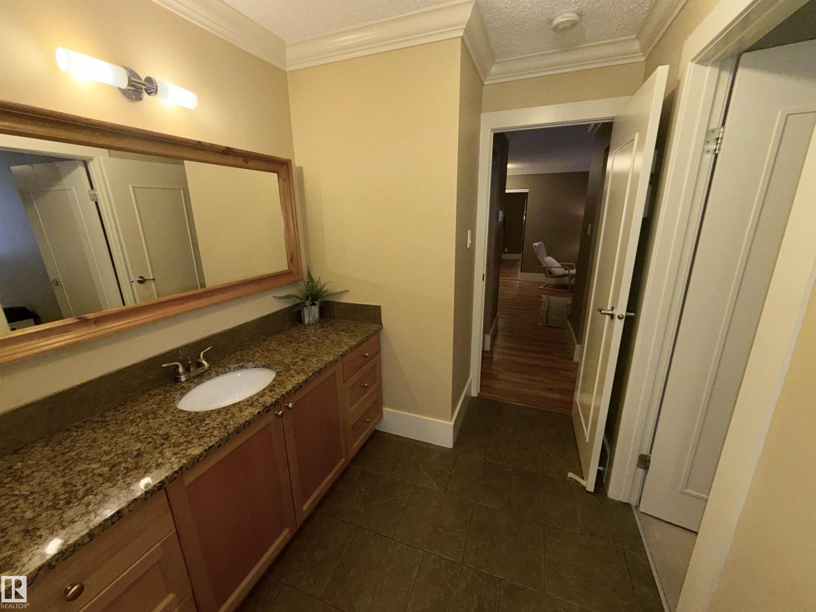 #102 11303 103 AV NW - 12