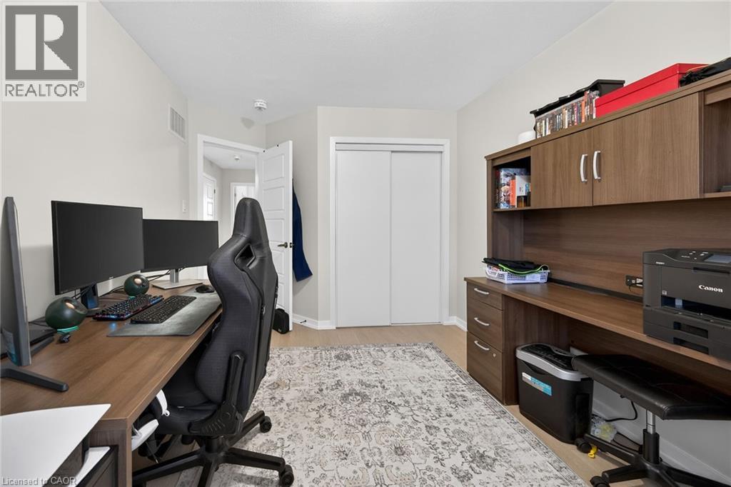 61 PRESTWICK Street - 37