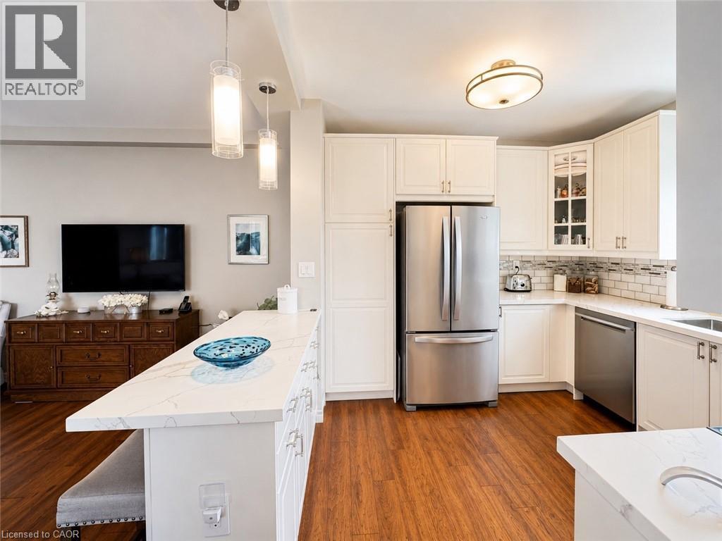 #602 5250 LAKESHORE Road - 18