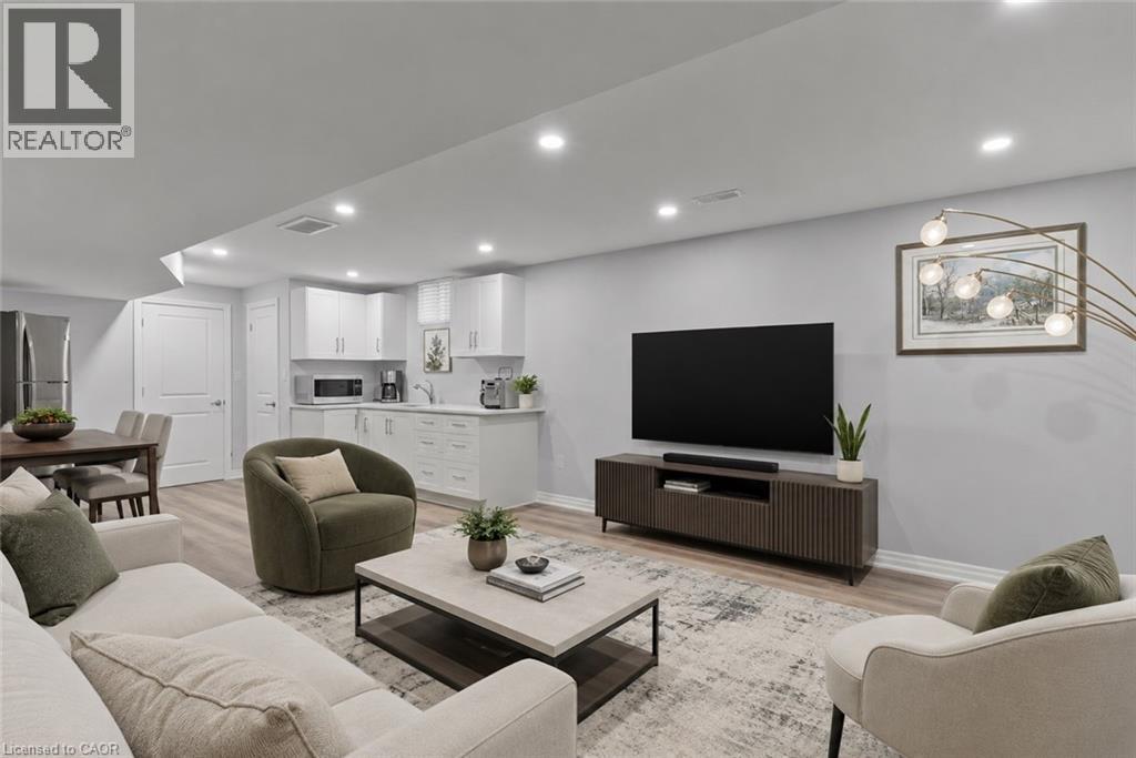 78 ANGELA Crescent - 18