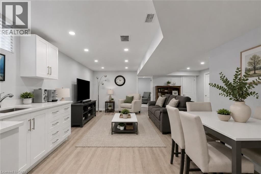 78 ANGELA Crescent - 22