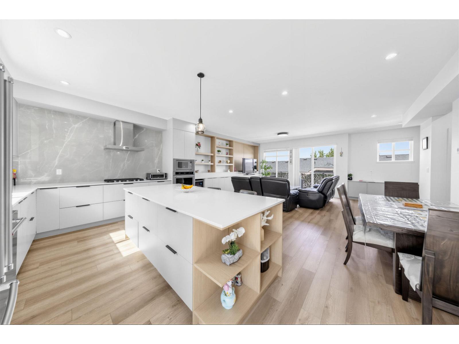 33 10488 124 STREET, Surrey