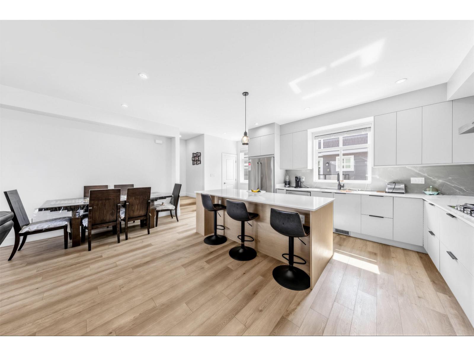 33 10488 124 STREET, Surrey