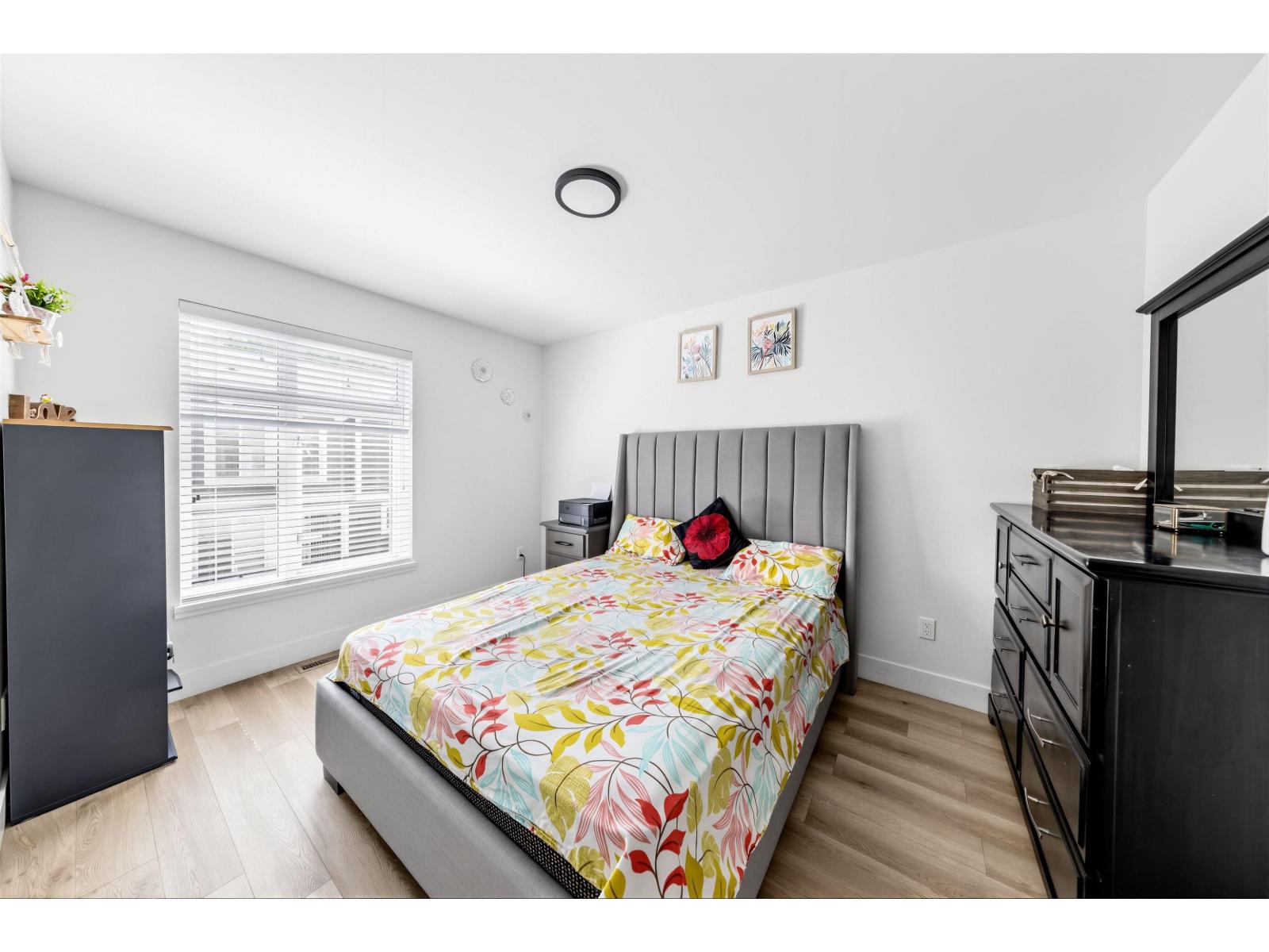 33 10488 124 STREET, Surrey