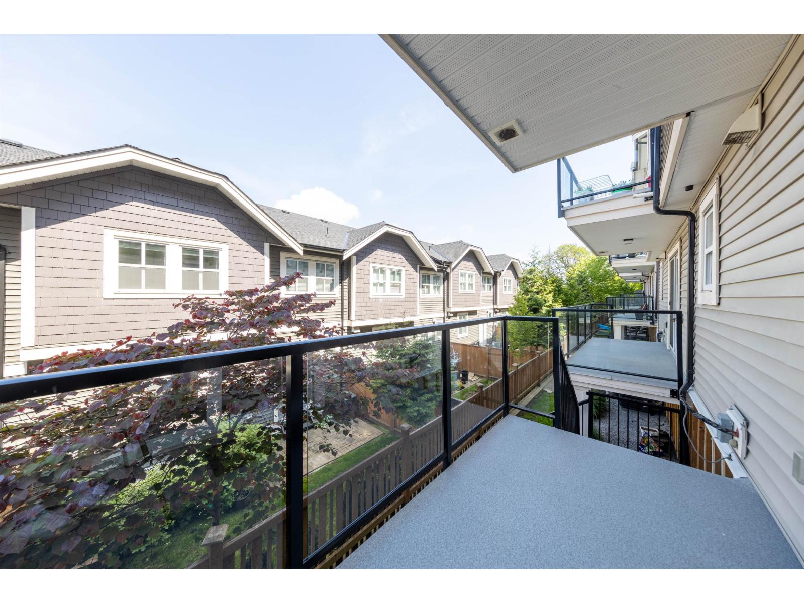 33 10488 124 STREET, Surrey