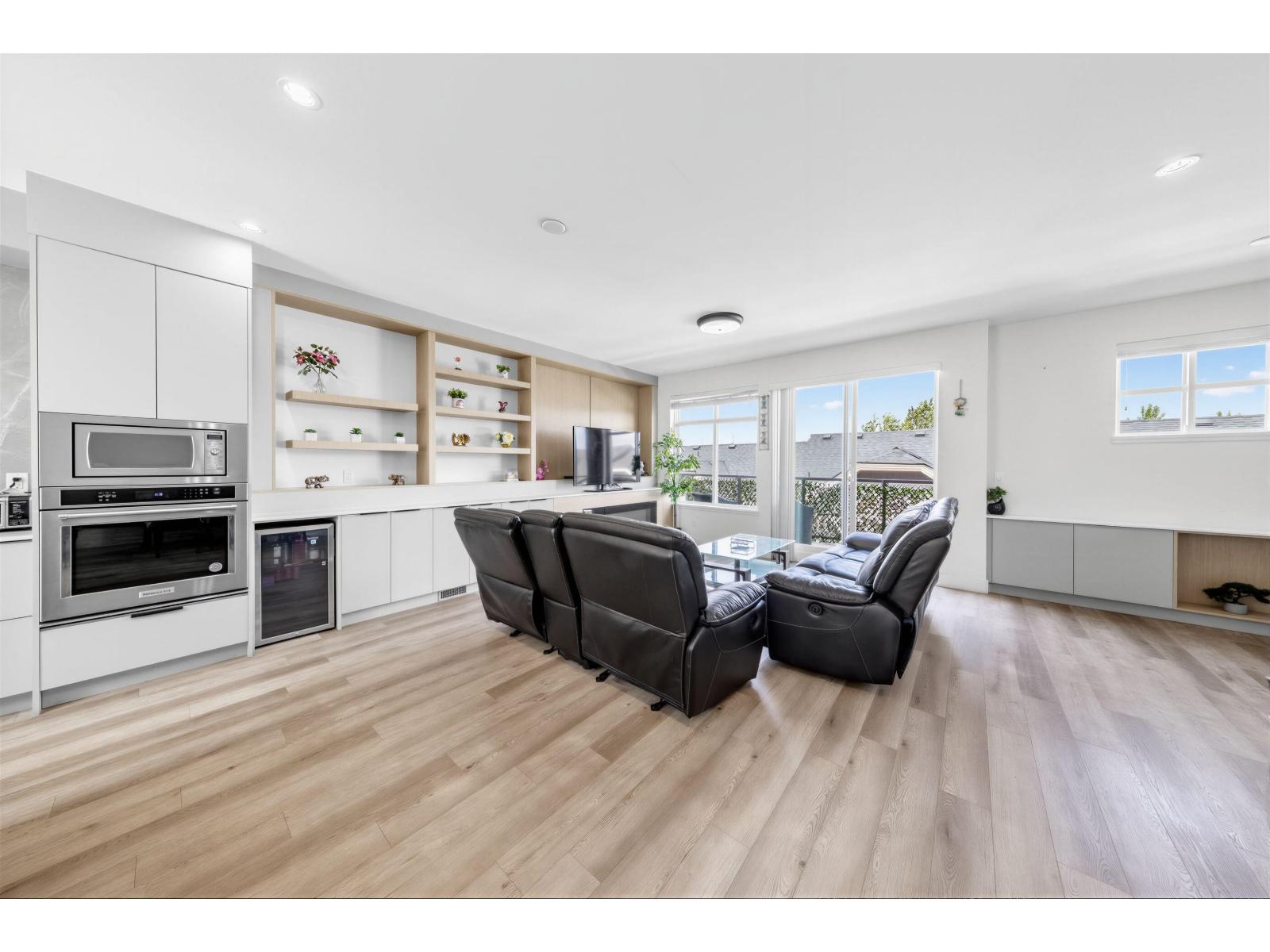 33 10488 124 STREET, Surrey