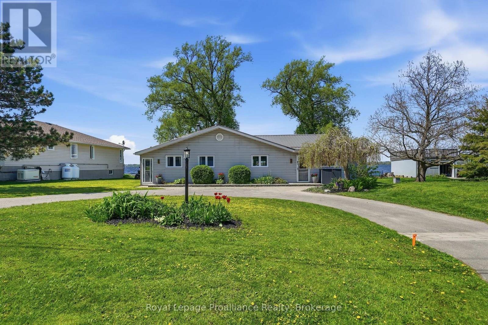 33 PEATS POINT LANE - 42