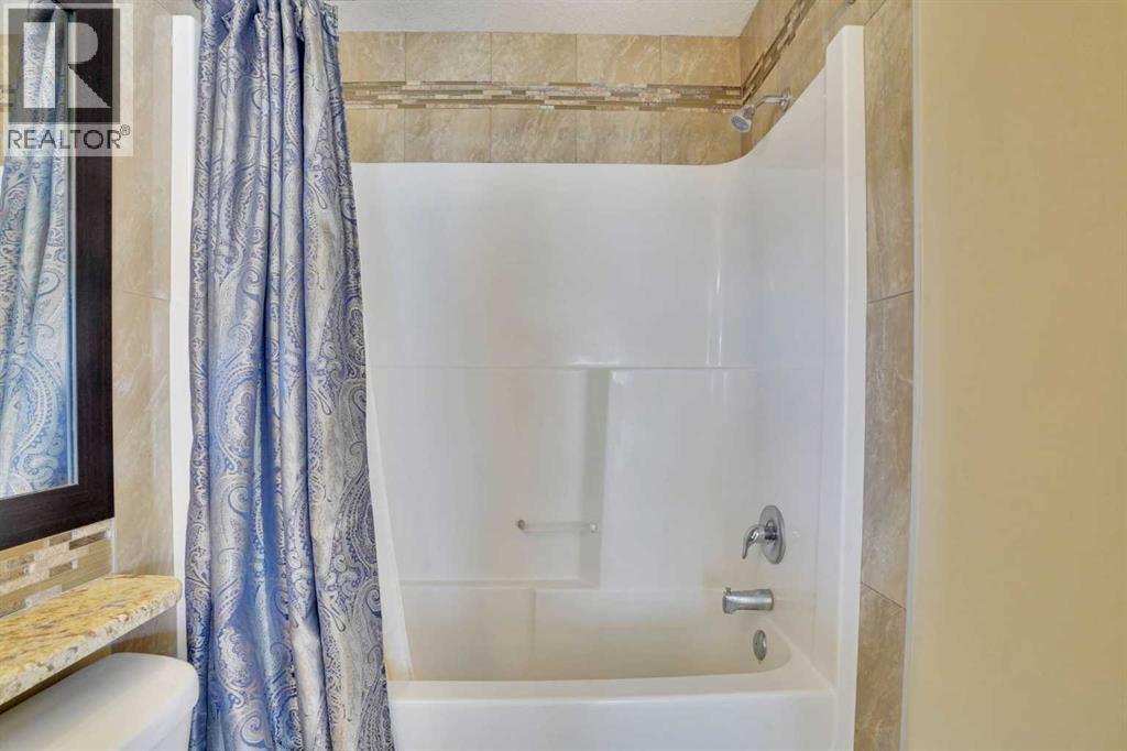 9 Saddlelake Grove NE - 38
