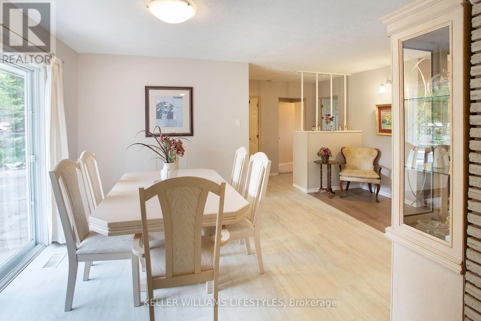 1468 GAINSBOROUGH ROAD - 17