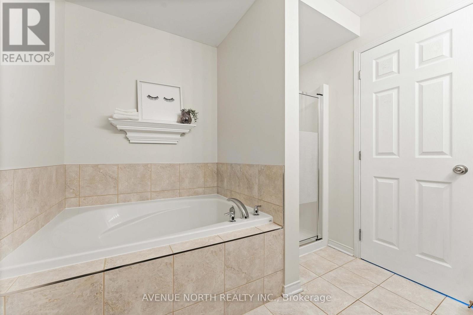 402 ASHBOURNE CRESCENT - 21